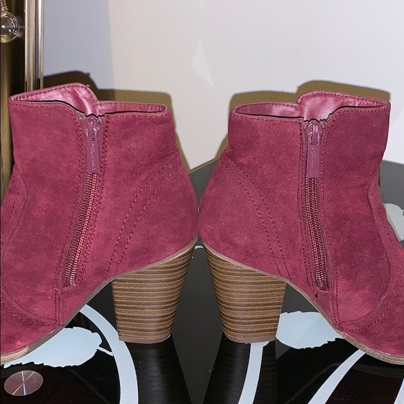 Women’s fall booties - Picture 3 of 4